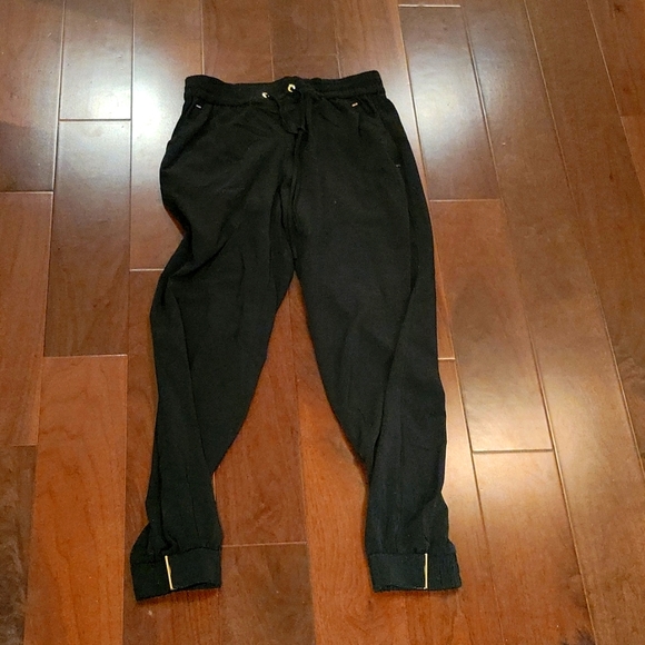 Black joggers with pockets - Picture 1 of 3